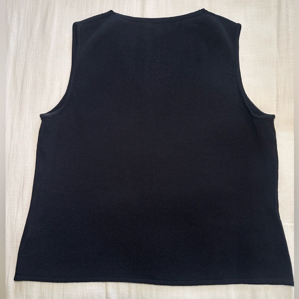 St. John Classic Knit Tank with Cable Detailing - Picture 3 of 8